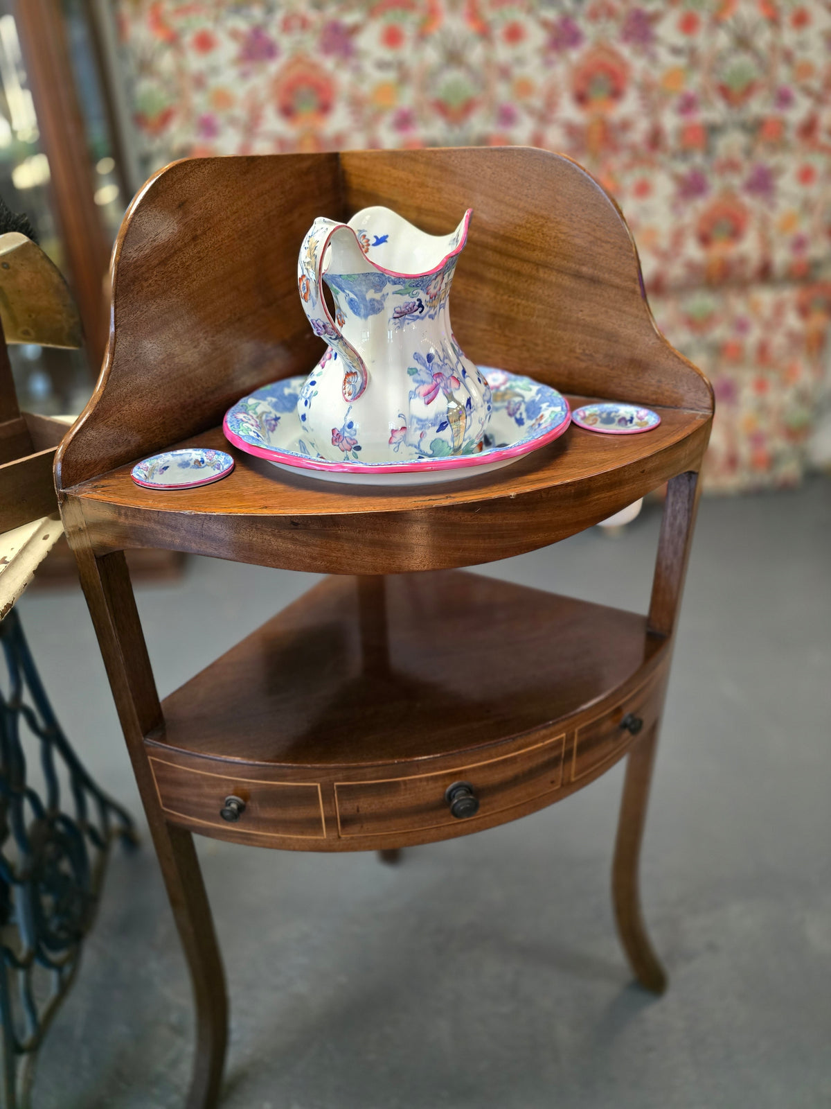 Georgian wash stand