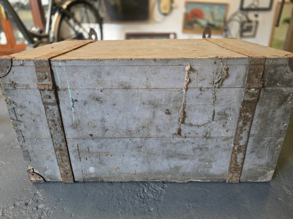 WW2 Italian military medical supply chest/trunk