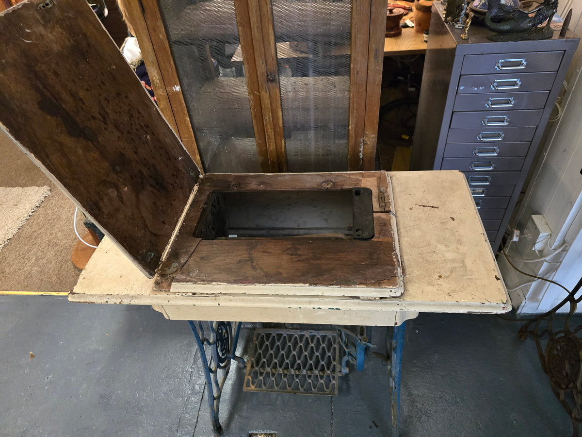 Singer sewing machine base and table