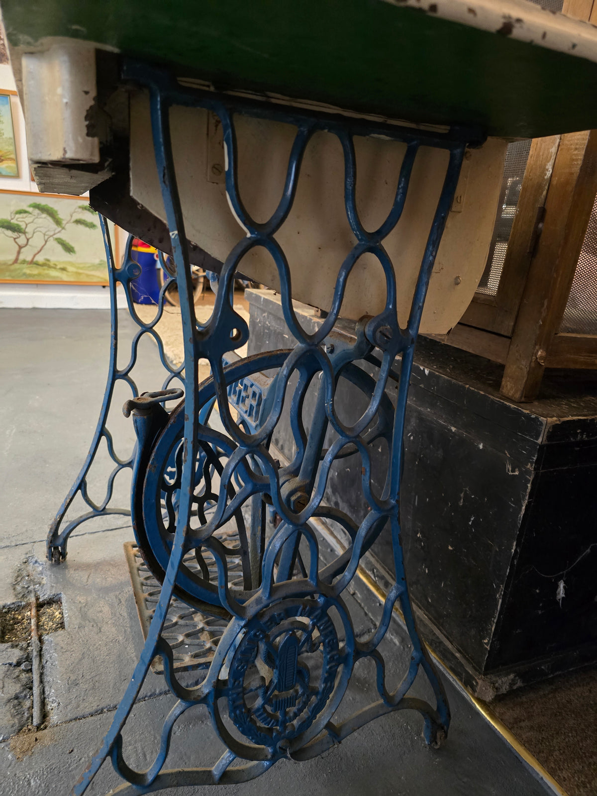 Singer sewing machine base and table
