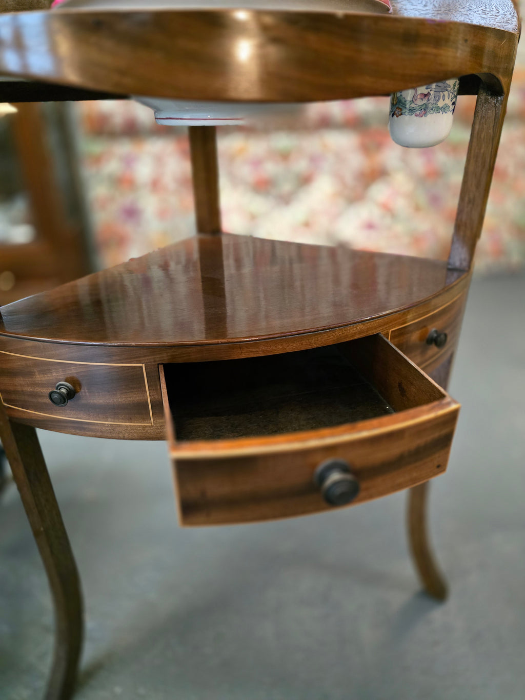 Georgian wash stand